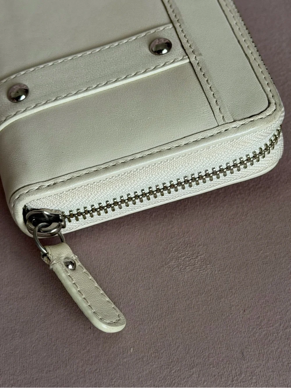 COACH 🤍 SoHo Zoe Cream Leather Zip Around Wallet